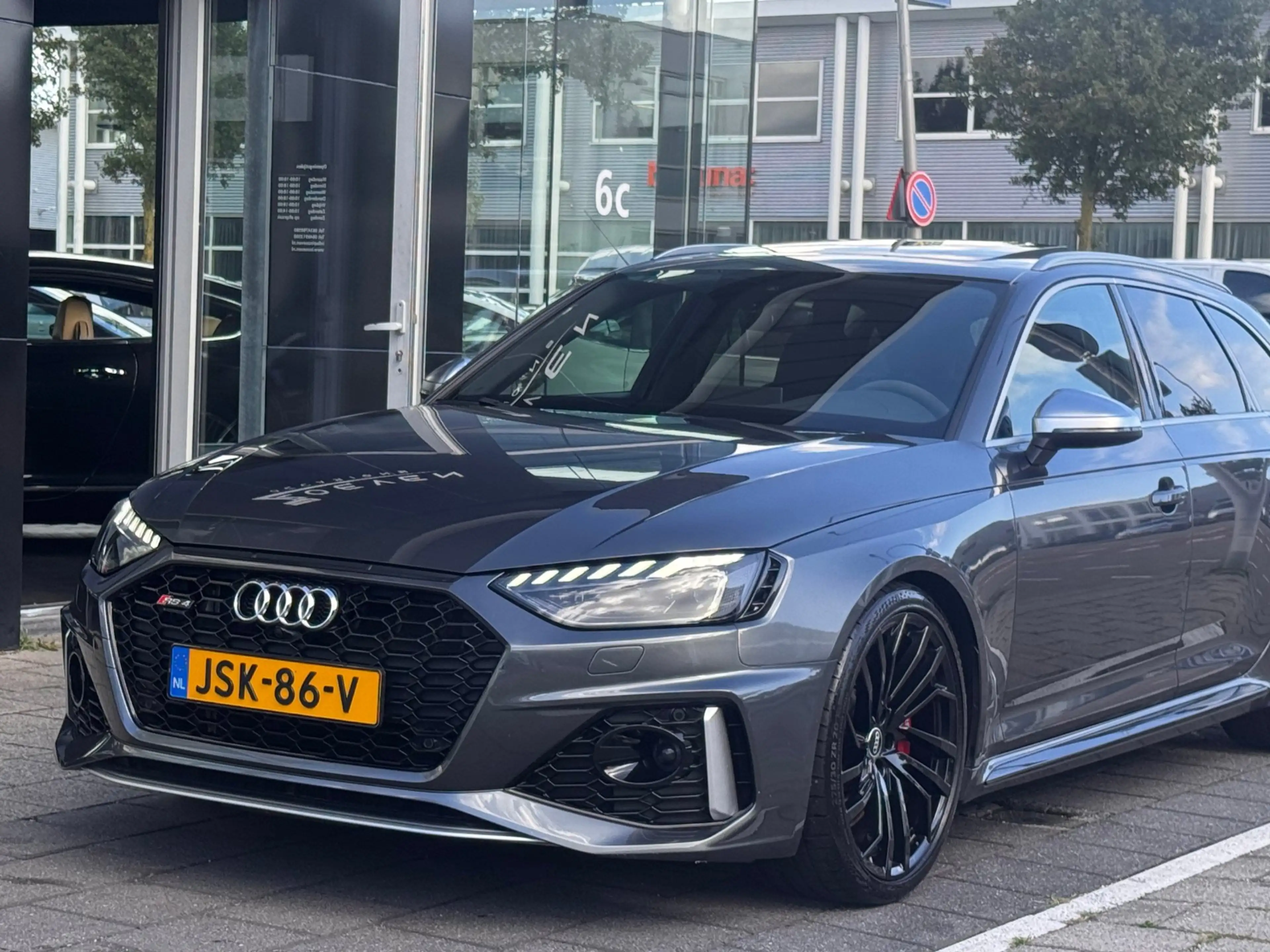 Audi RS4 A4 Avant 2.9 TFSI quattro — photo 8