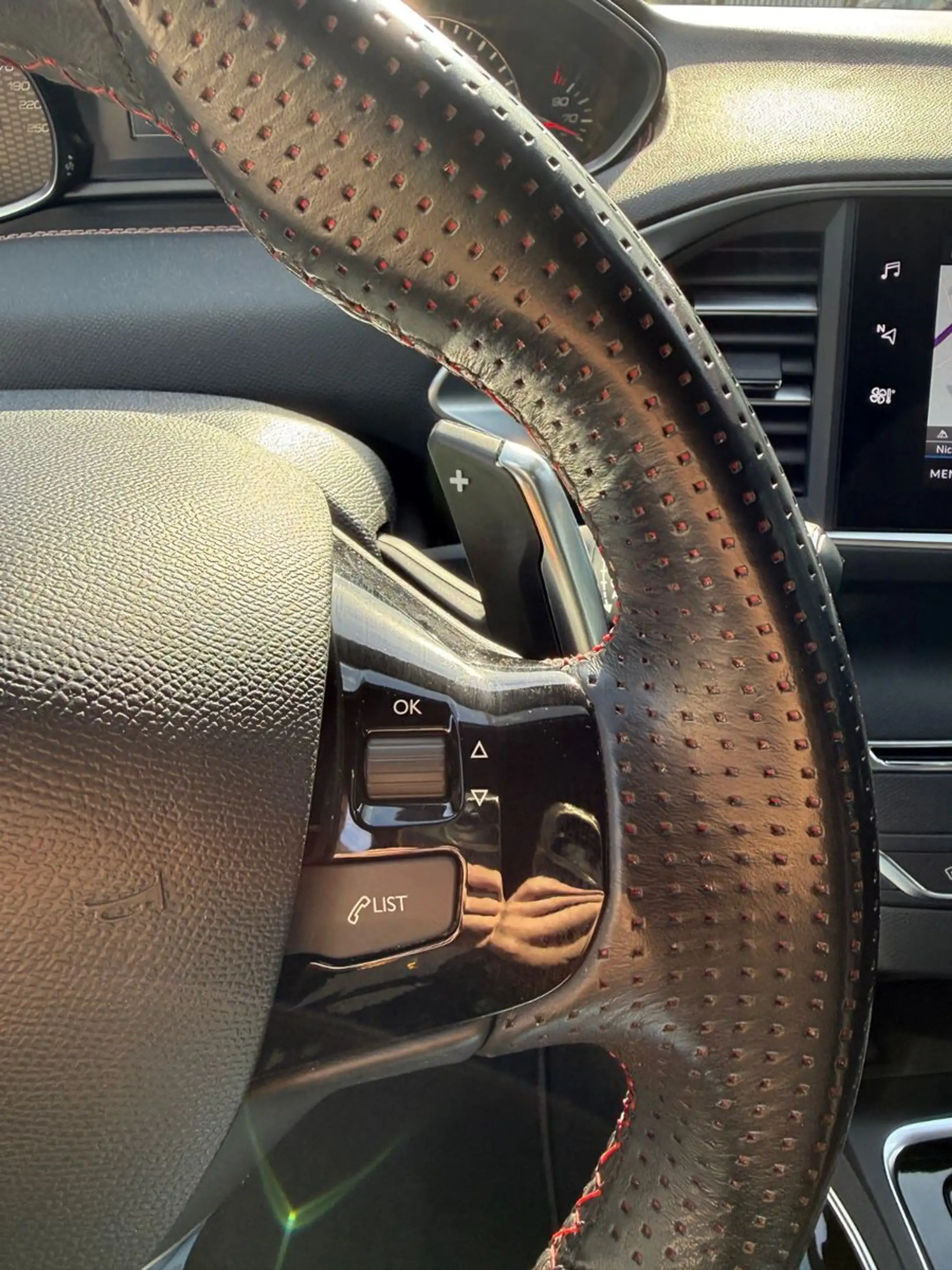 Peugeot 308 SW GT Diesel Pano Navi Kamera SHZ Alcantara — photo 15