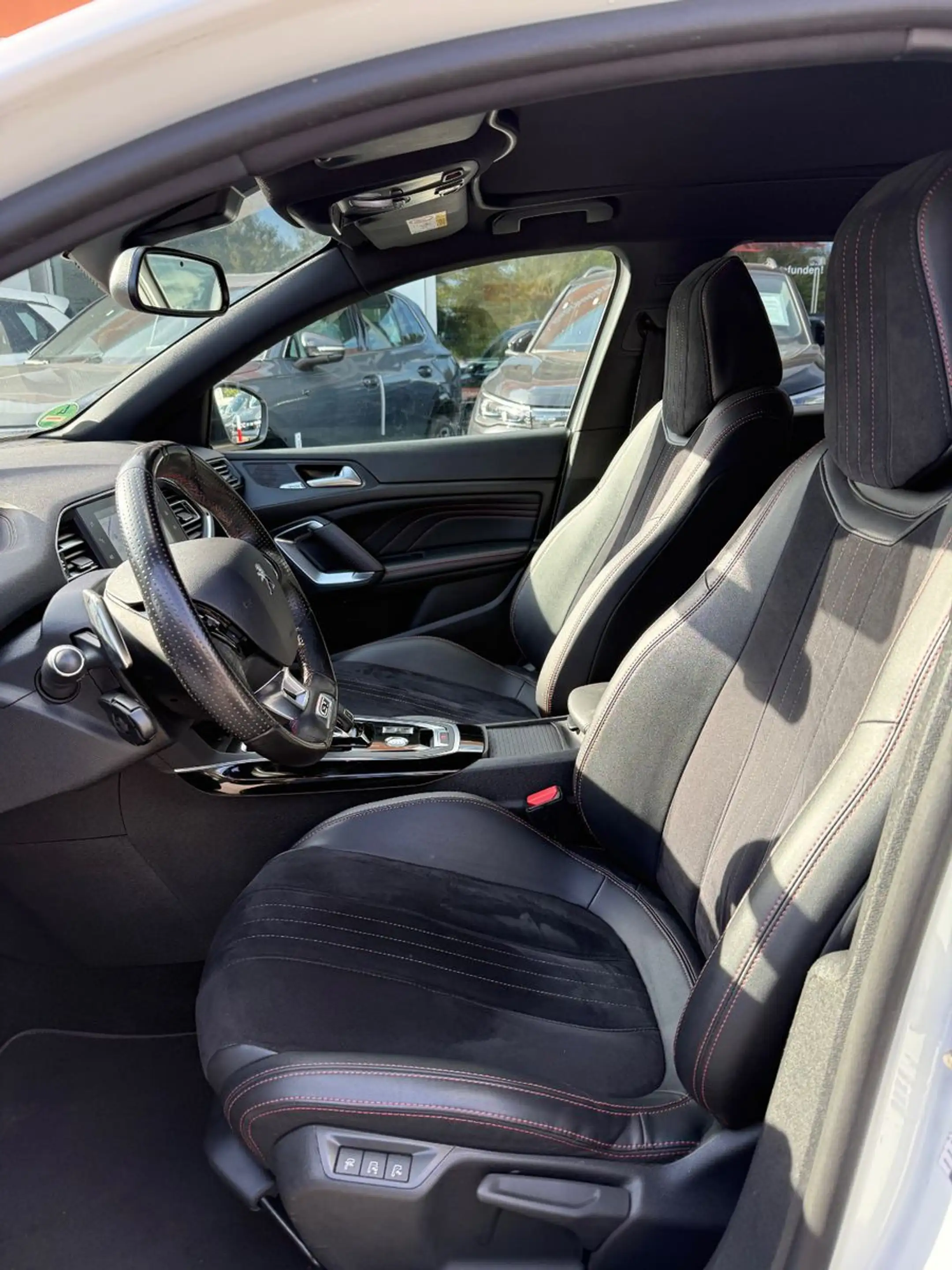 Peugeot 308 SW GT Diesel Pano Navi Kamera SHZ Alcantara — photo 8