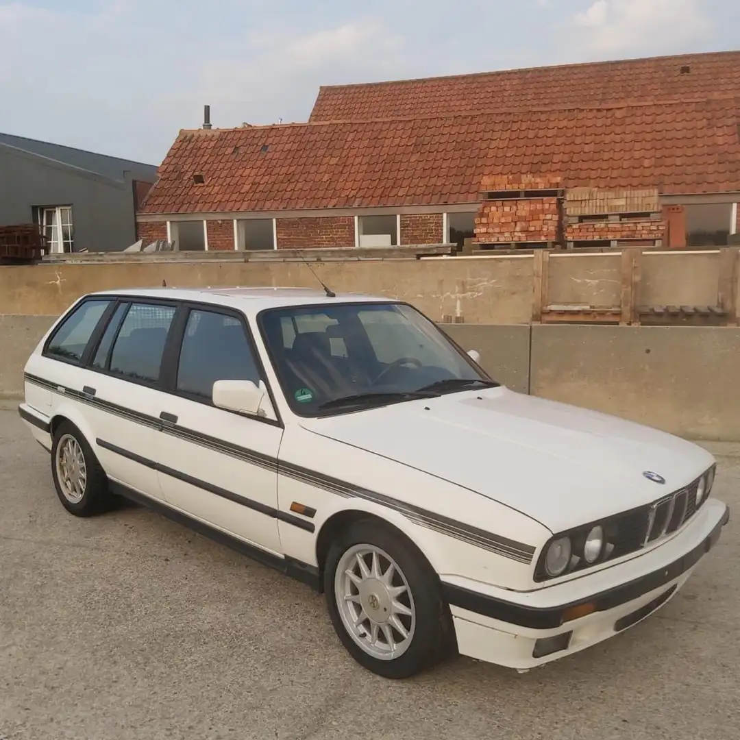 BMW 320 320i touring Blanc - 1