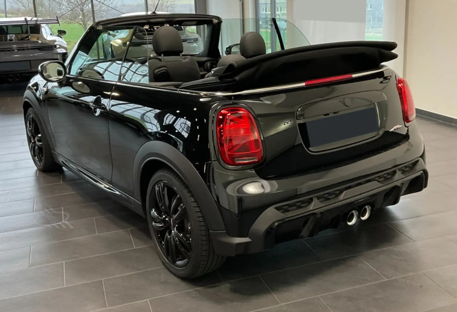 MINI John Cooper Works Cabrio 2.0 John Cooper Works JCW Cabrio Чорний - 2