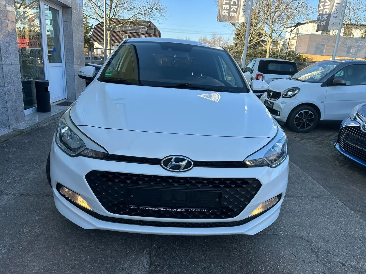 Hyundai i20 i20 1.4 Automatik Style Blanc - 1