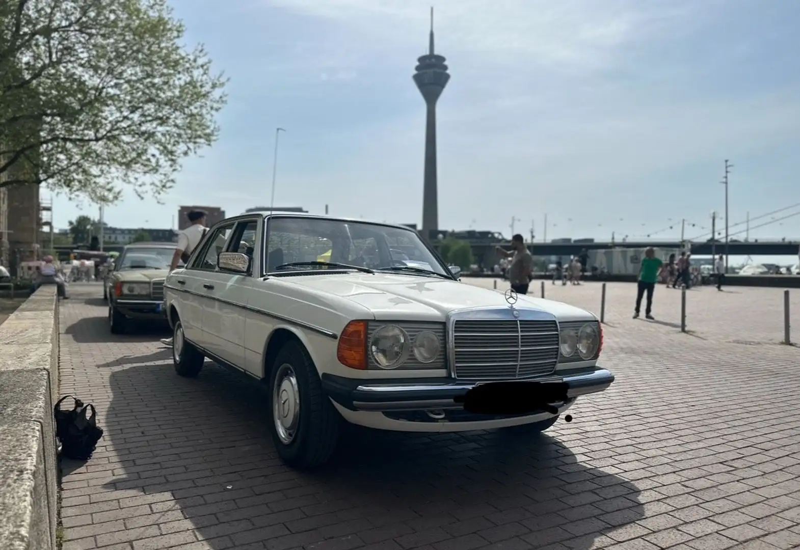 Mercedes-Benz E 200 Mercedes-Benz w123 200D – Oldtimer, Baujahr 1976 - 2