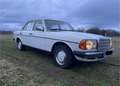 Mercedes-Benz E 200 Mercedes-Benz w123 200D – Oldtimer, Baujahr 1976 - thumbnail 9