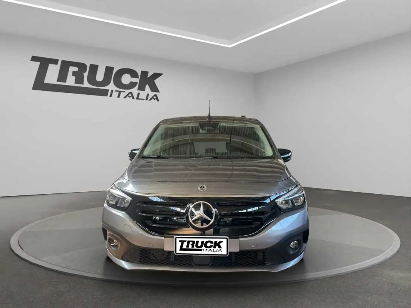 Mercedes-Benz - EQT 200 Grau - 2