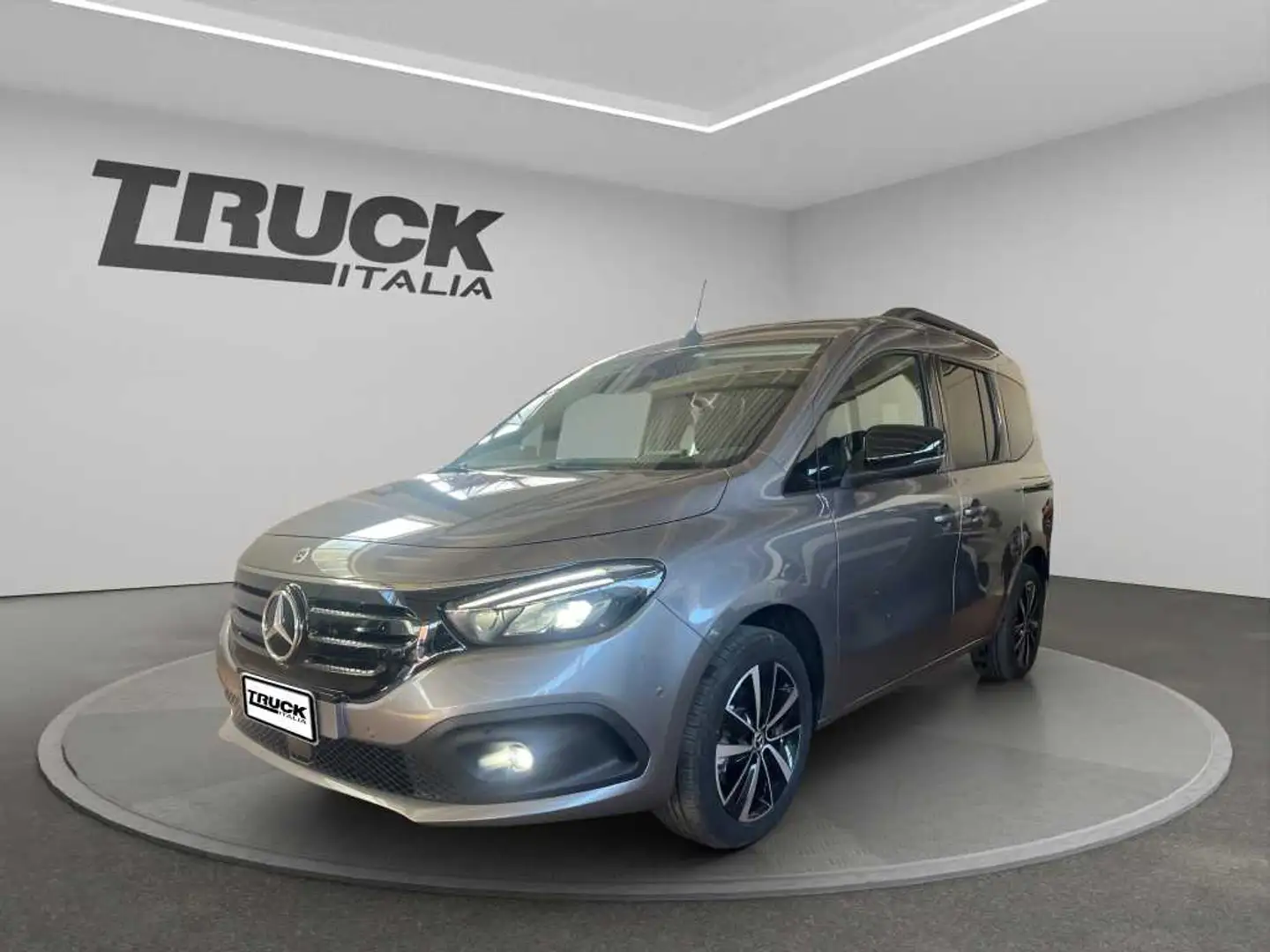 Mercedes-Benz - EQT 200 Grau - 1