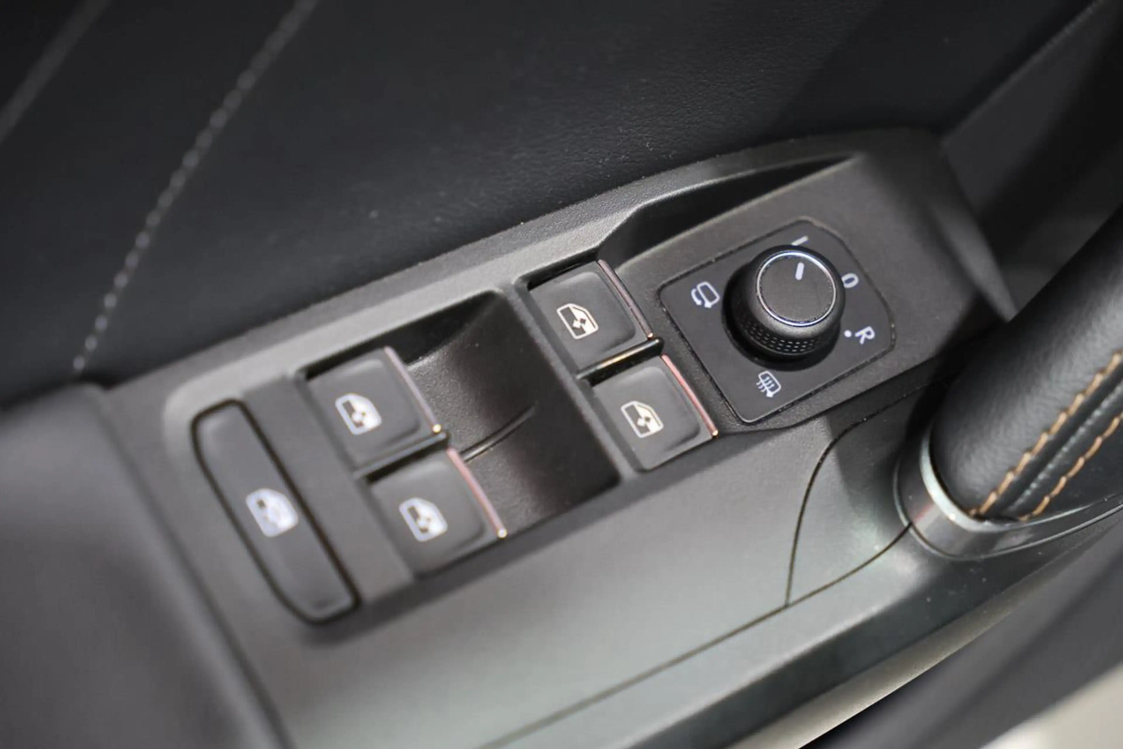 CUPRA Formentor 1.5 TSI 150 DSG SEMI CUIR LED GPS CAMERA JA18 — photo 14