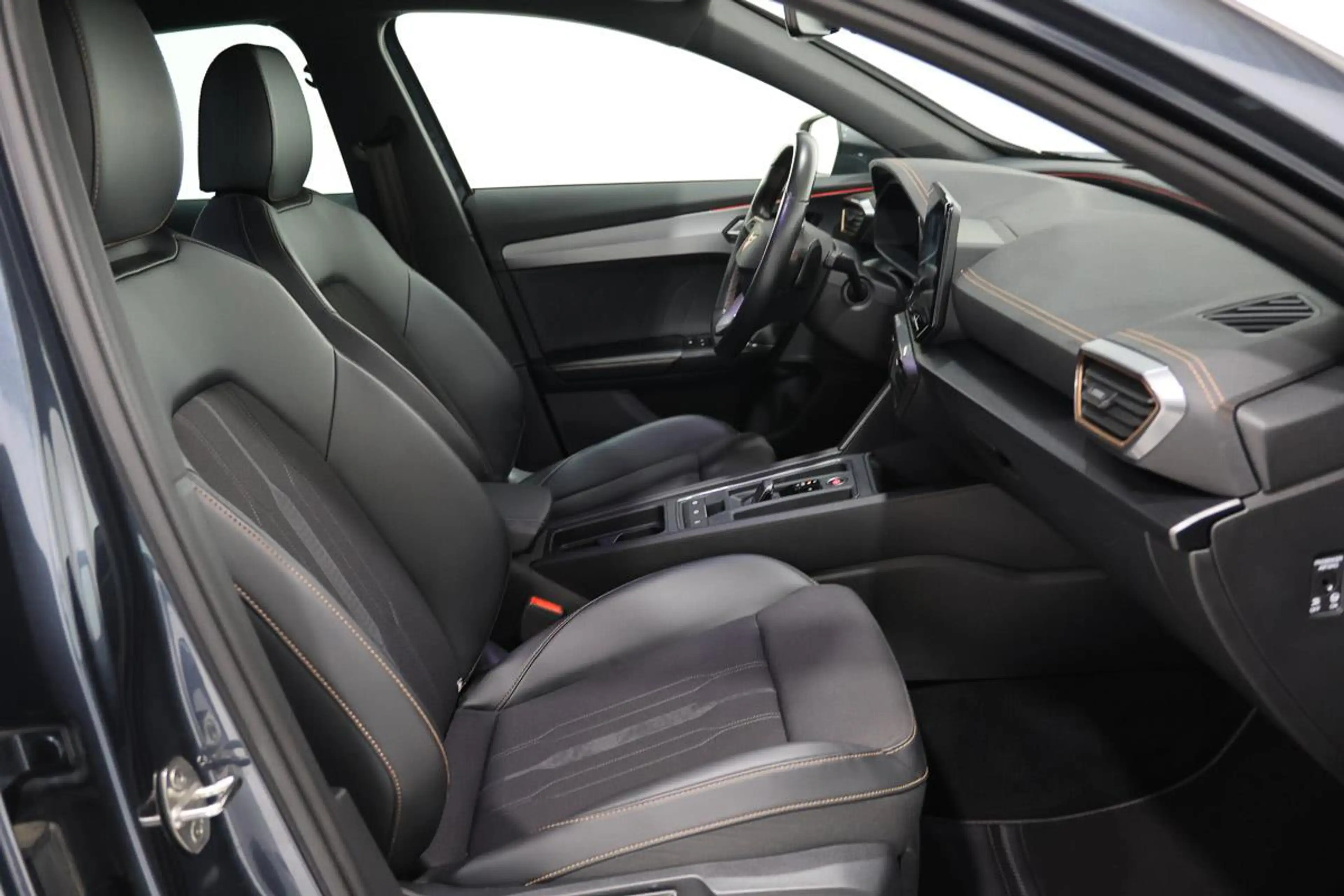 CUPRA Formentor 1.5 TSI 150 DSG SEMI CUIR LED GPS CAMERA JA18 — photo 8