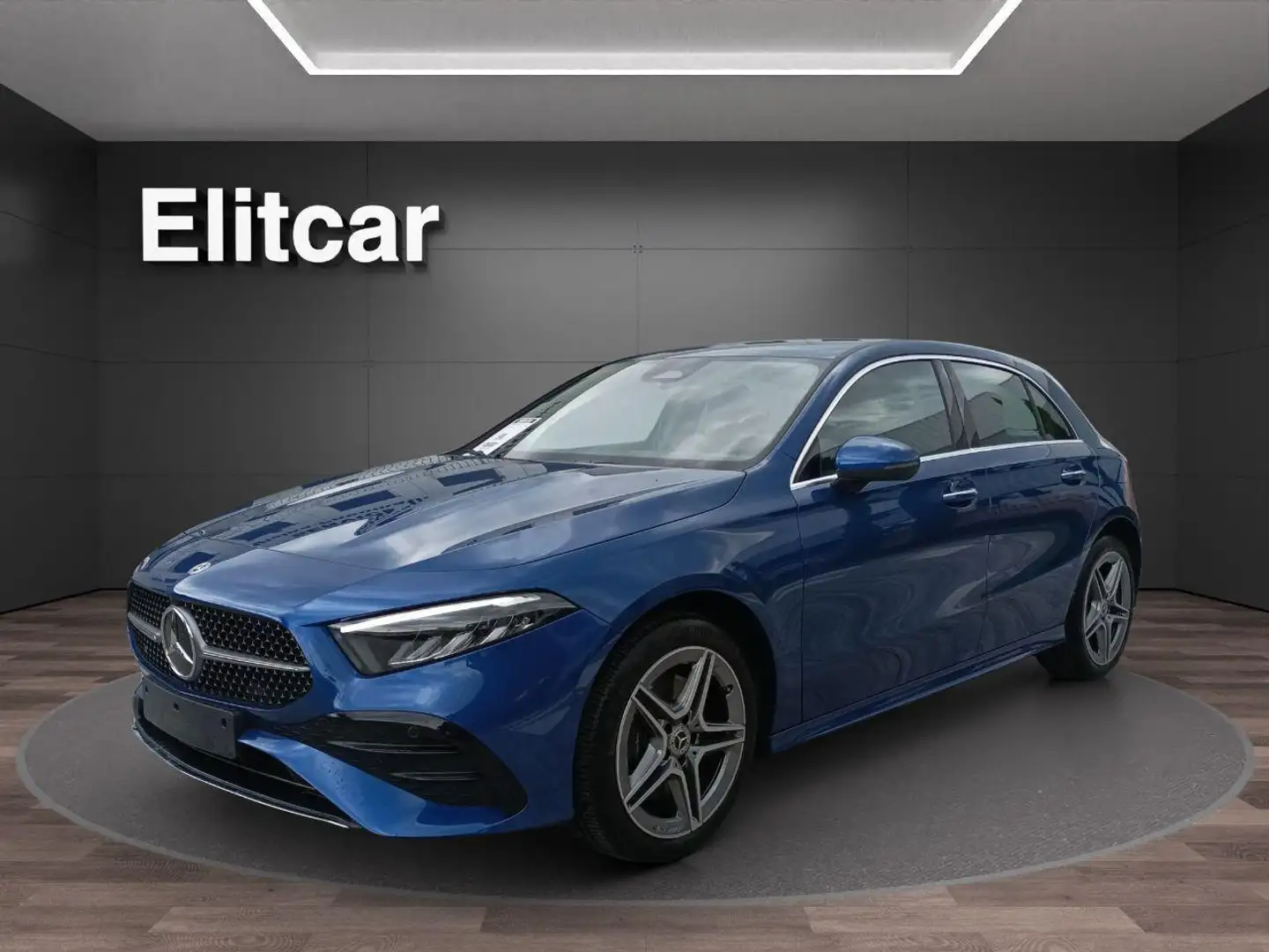 Mercedes-Benz A 250 e hybrid EQ AMG Line Advanced Plus Blau - 1