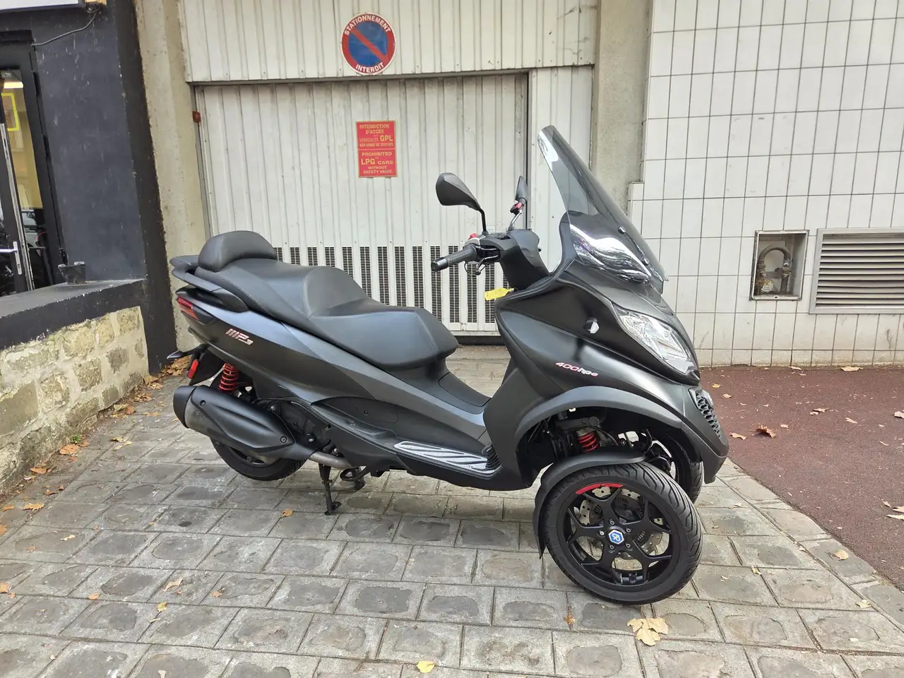 Piaggio MP3 400