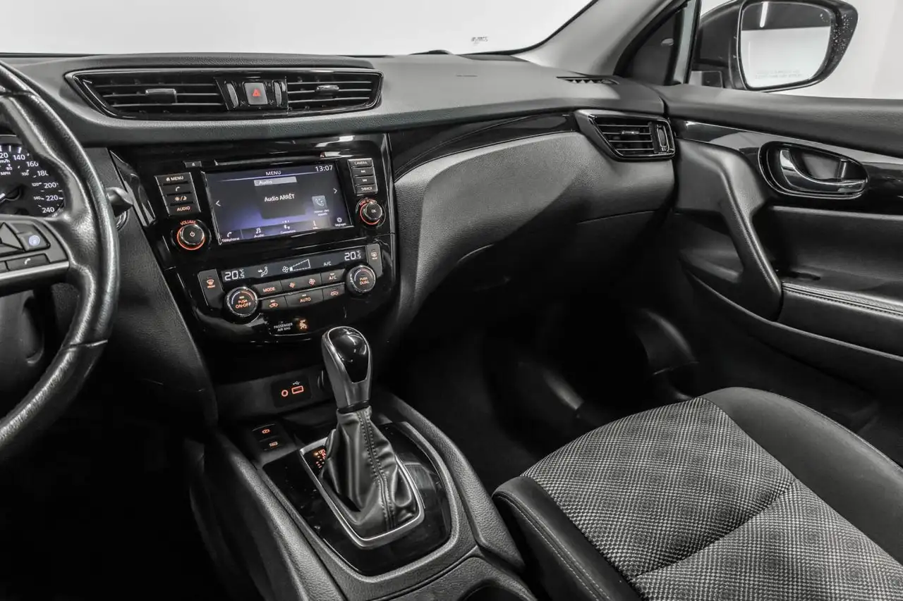 Nissan Qashqai снимка Nissan Qashqai