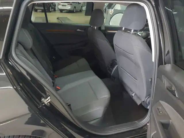 Volkswagen Golf view 14