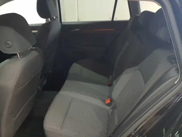 Volkswagen Golf view 13