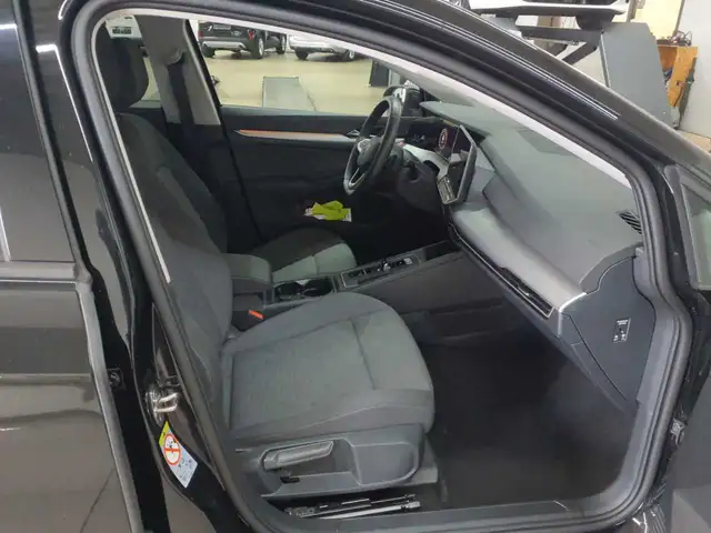 Volkswagen Golf view 8
