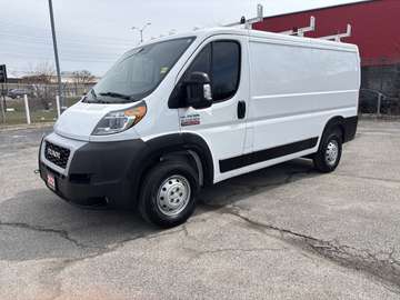 2500 Low Roof 136 WB