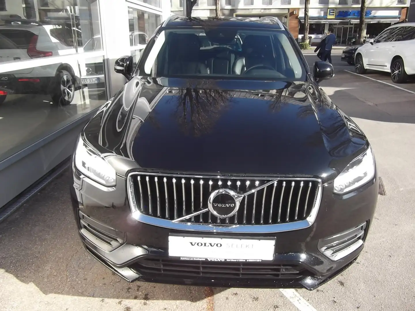 Volvo XC90 Momentum Pro AWD Negro - 2