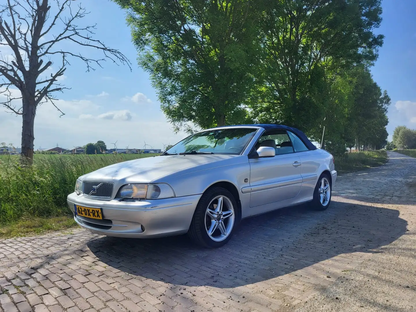 Volvo C70 2.4 T Luxury Gri - 1