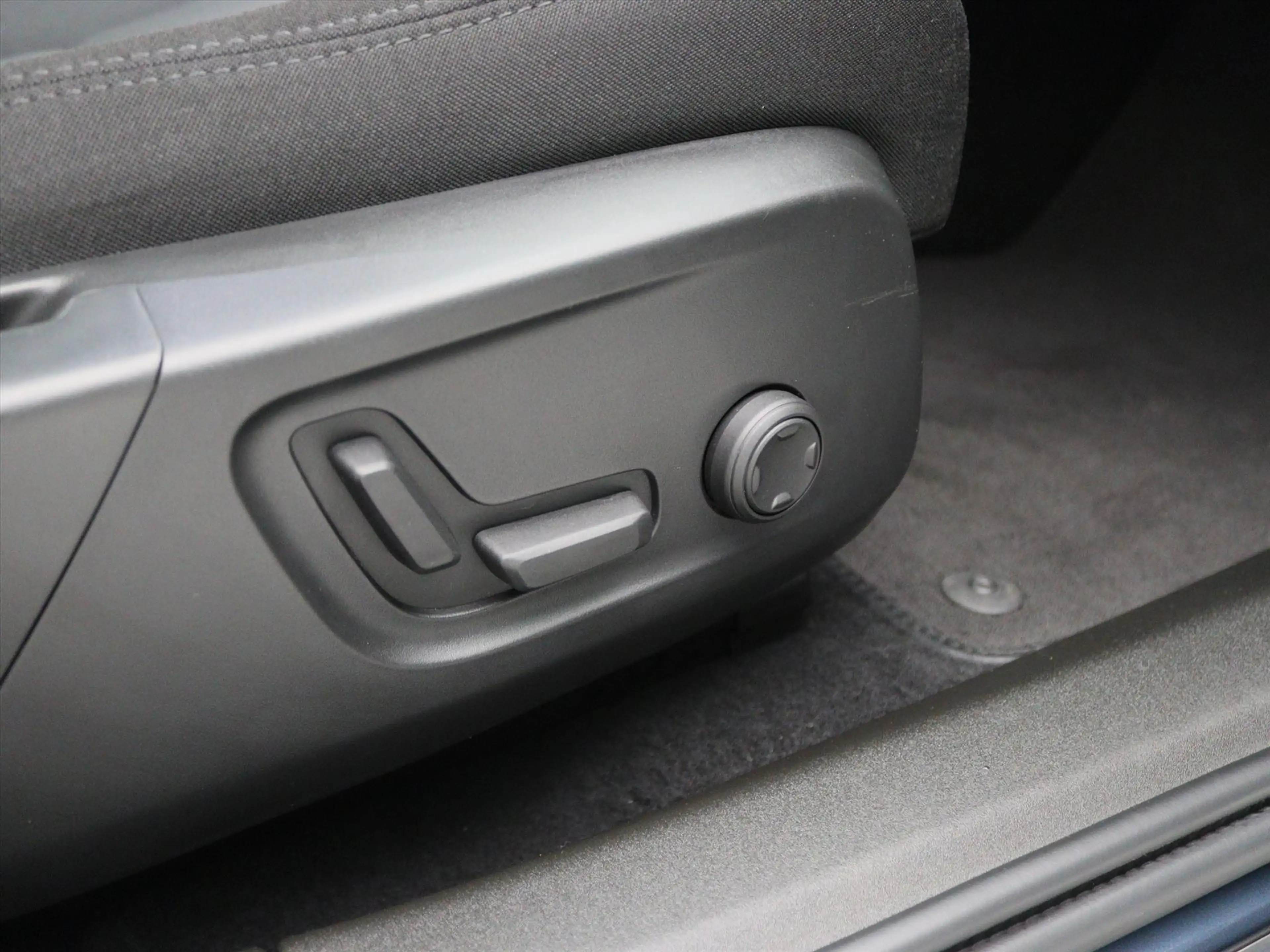 Polestar 2 Long Range Dual Motor 408PK 78kWh [ PLUS+PANO+20IN — photo 18
