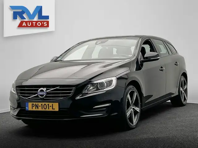 Volvo V60 2.0 T3 Polar+ Dynamic | Origineel NL | Trekhaak |
