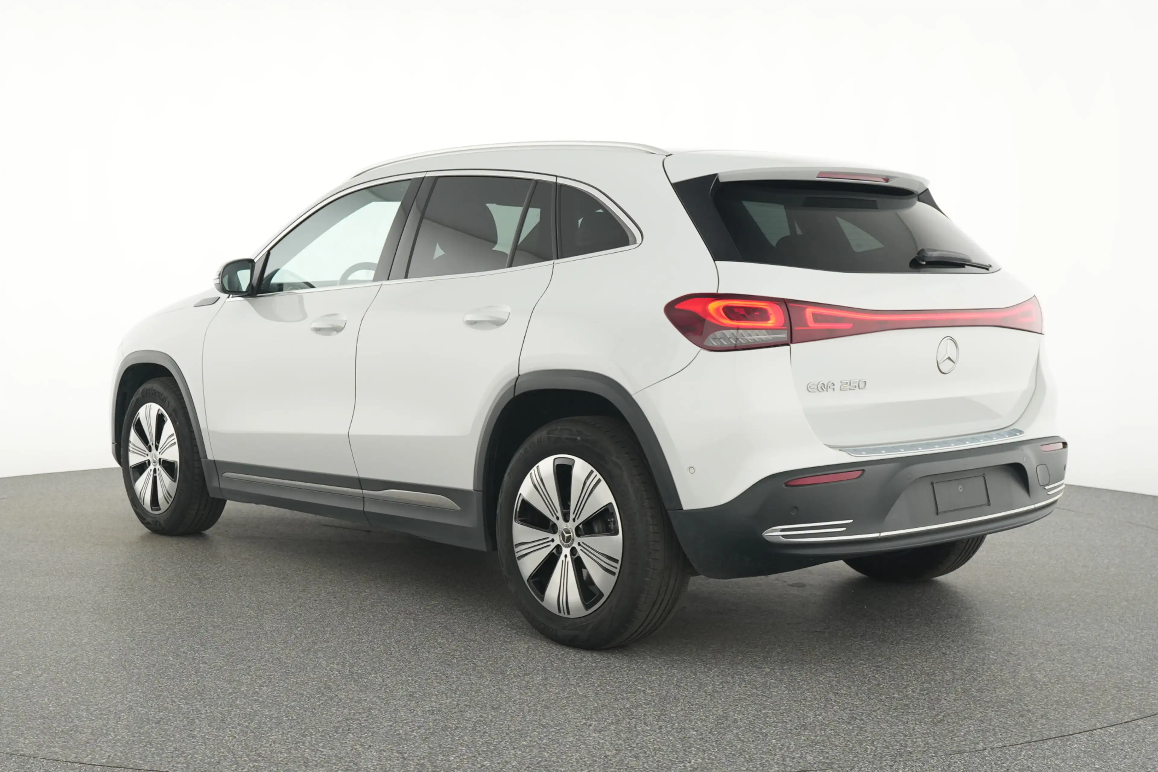 Mercedes-Benz EQA 250 Progressive 67 kWh Ledkoplampen | Sfeerverlichting — photo 2