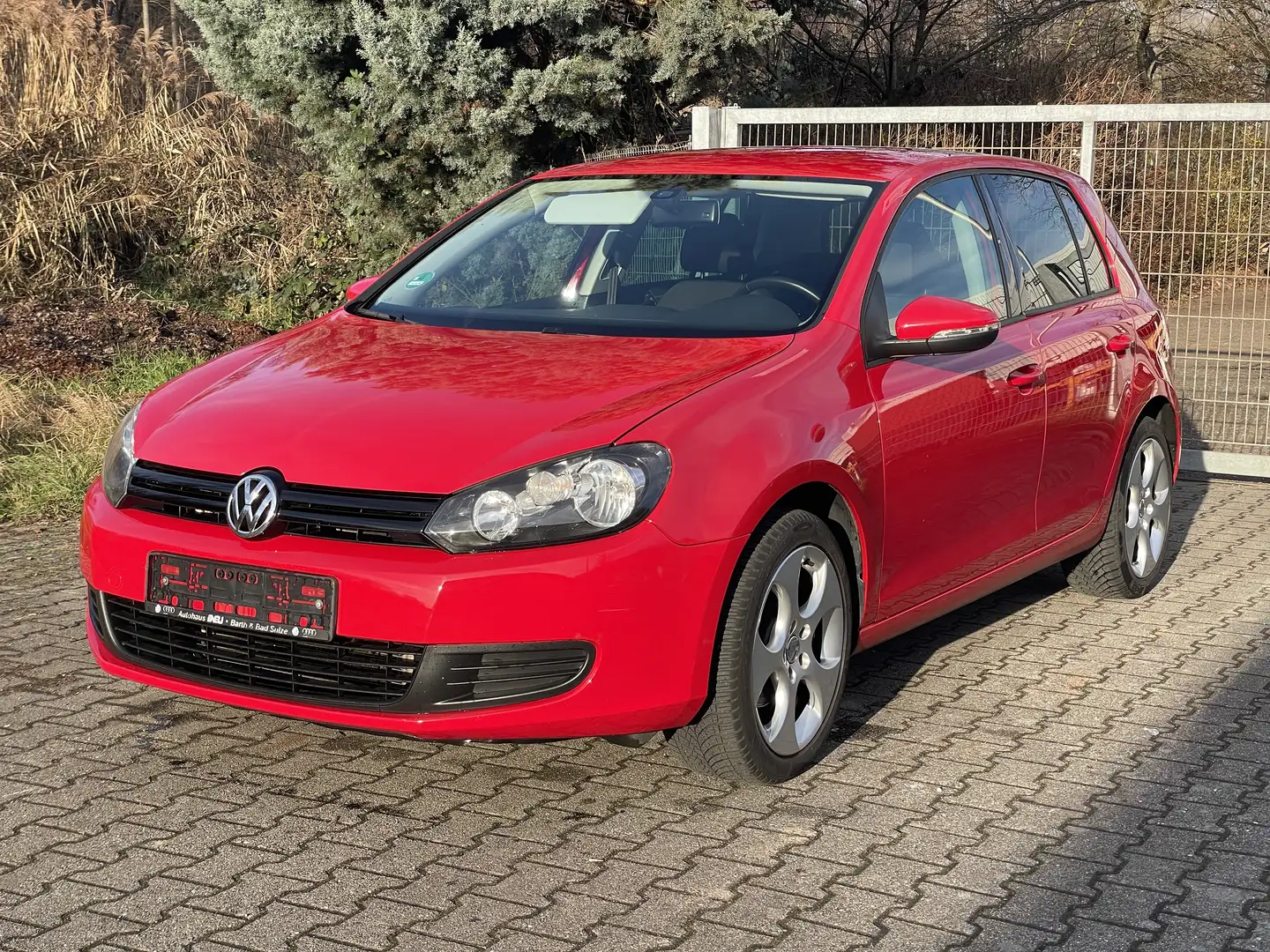 Volkswagen Golf 1.4 * Navi, Klimaaut., 59 TKM, Tüv Neu * Rot - 1
