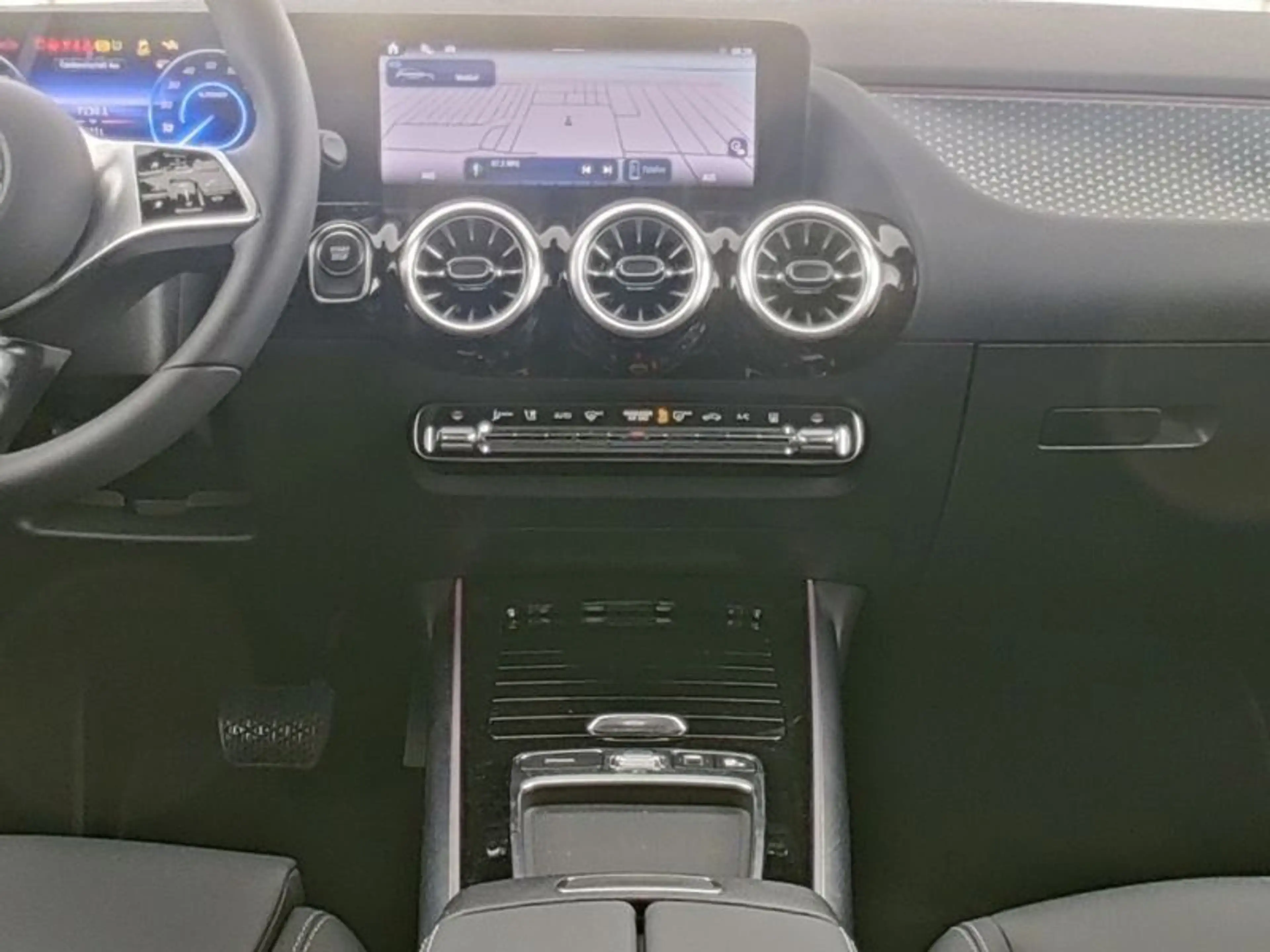 Mercedes-Benz EQA 250+ PROGR-ADVANCED+ FAP SOUND PANO WDGLAS — photo 7