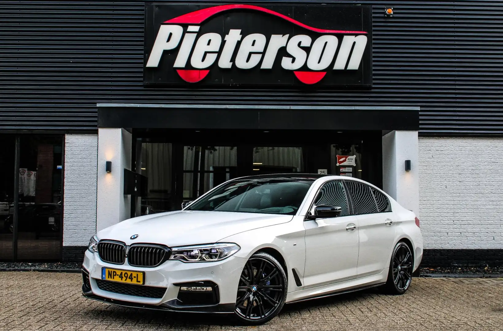 BMW 530 5-serie 530i M-Sport NAP DEALER OH 360 MEMORY HEAD Beyaz - 2