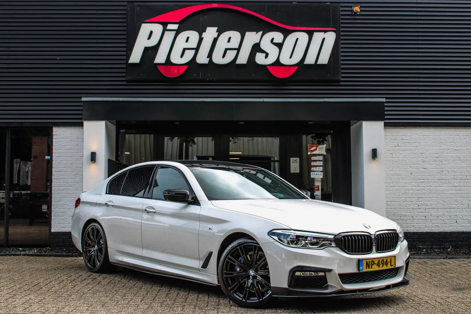BMW 530 5-serie 530i M-Sport NAP DEALER OH 360 MEMORY HEAD Beyaz - 1