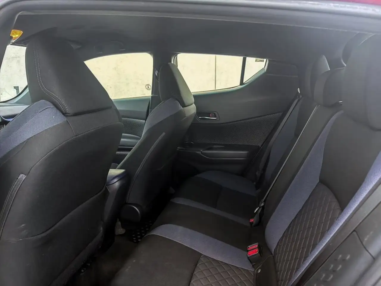 Toyota C-HR снимка Toyota C-HR