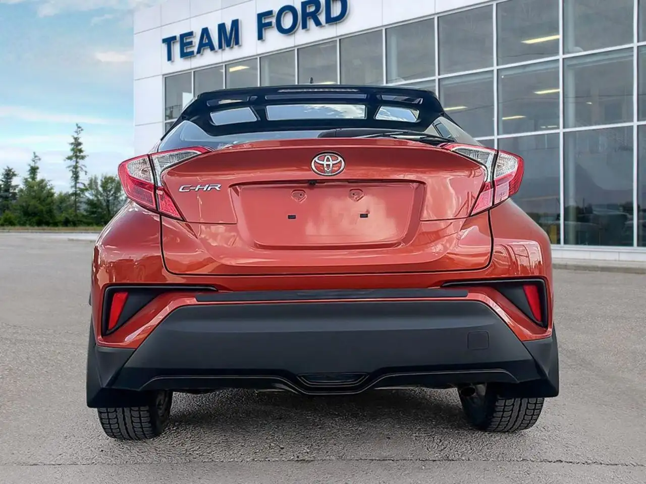 Toyota C-HR снимка Toyota C-HR