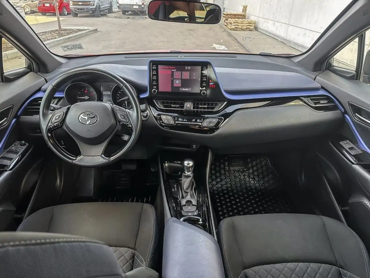 Toyota C-HR снимка Toyota C-HR