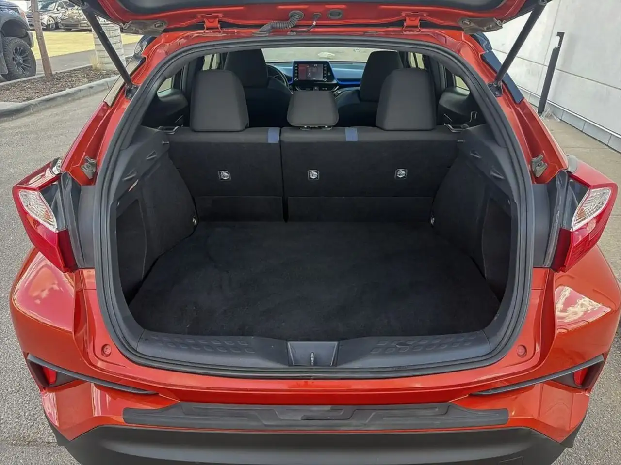 Toyota C-HR снимка Toyota C-HR