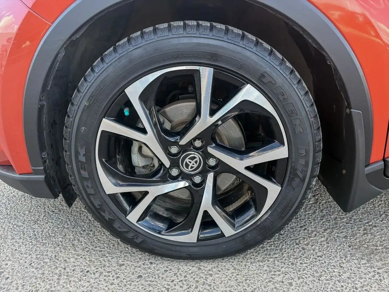 Toyota C-HR снимка Toyota C-HR
