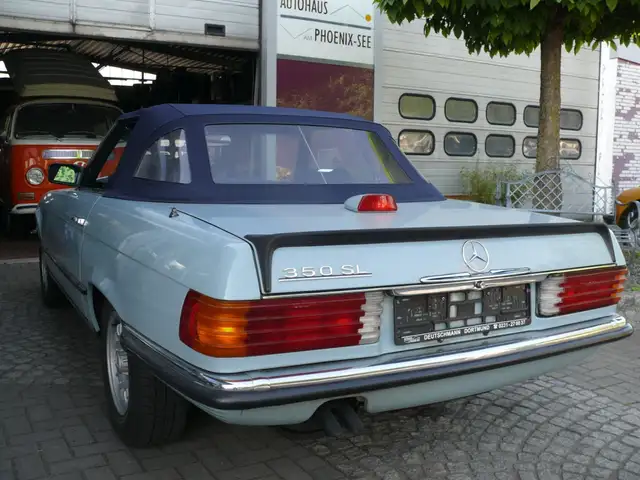 Mercedes-Benz SL view 3