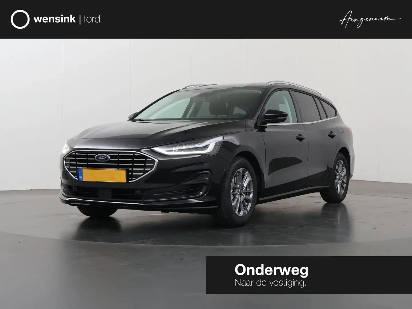 Ford Focus Wagon 1.0 EcoBoost Hybrid Titanium Winterpack Zwart - 1