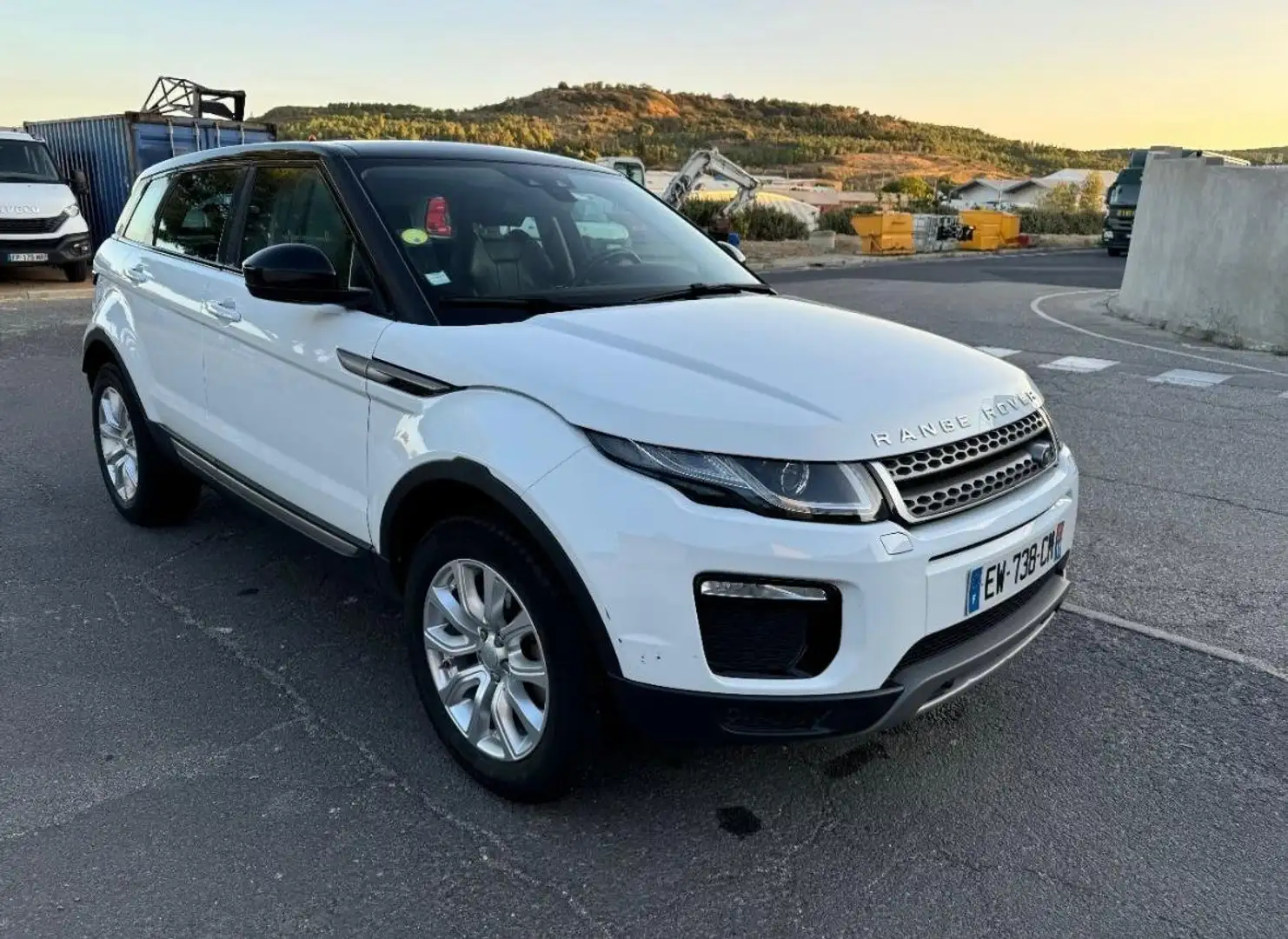 Land Rover Range Rover Evoque Range Rover Evoque TD4 150 BVA SE Blanc - 2
