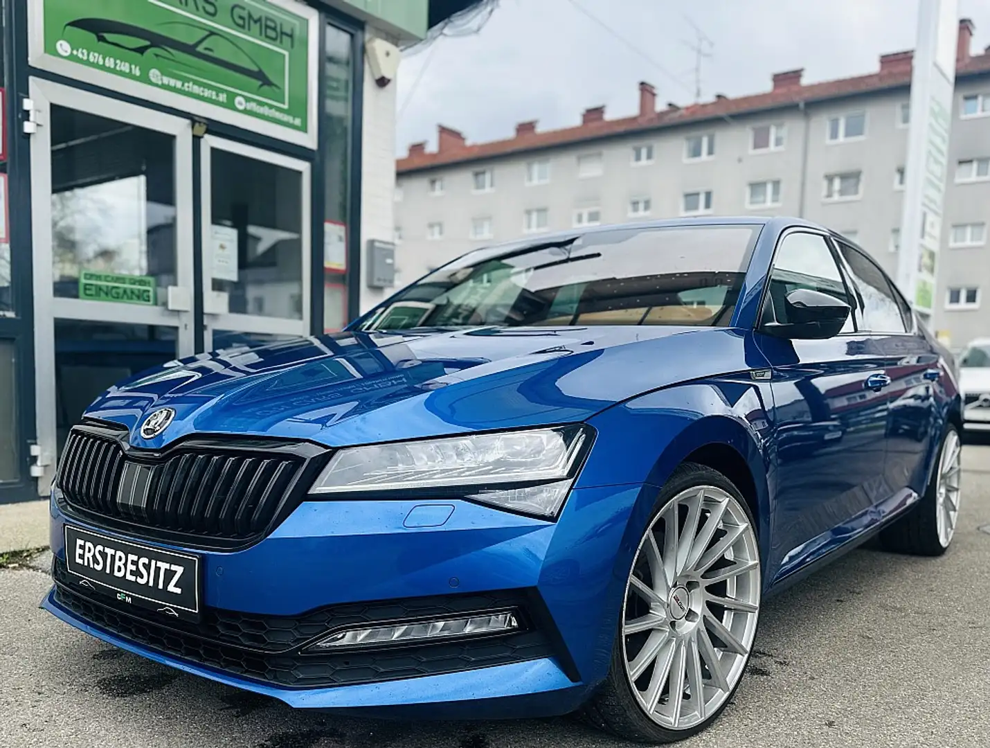 Skoda Superb 2,0 TDI Sportline DSG Blau - 1