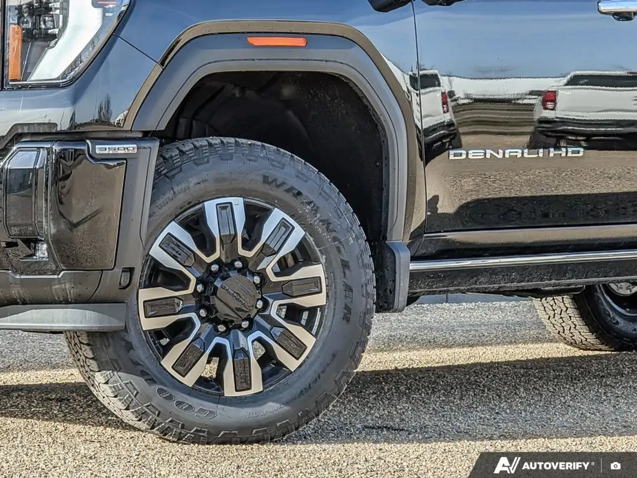GMC Sierra 3500HD снимка GMC Sierra 3500HD