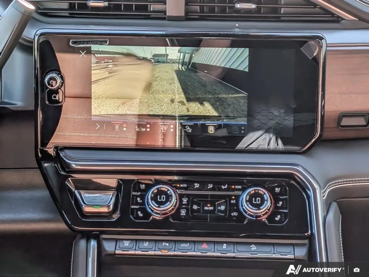 GMC Sierra 3500HD снимка GMC Sierra 3500HD