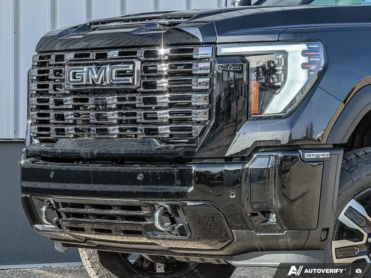 GMC Sierra 3500HD снимка GMC Sierra 3500HD