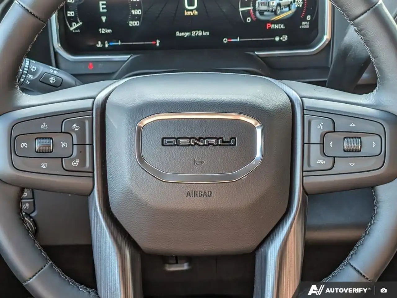 GMC Sierra 3500HD снимка GMC Sierra 3500HD