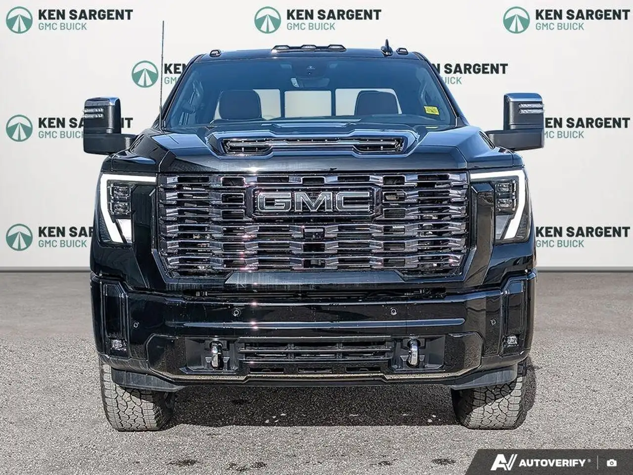 GMC Sierra 3500HD снимка GMC Sierra 3500HD