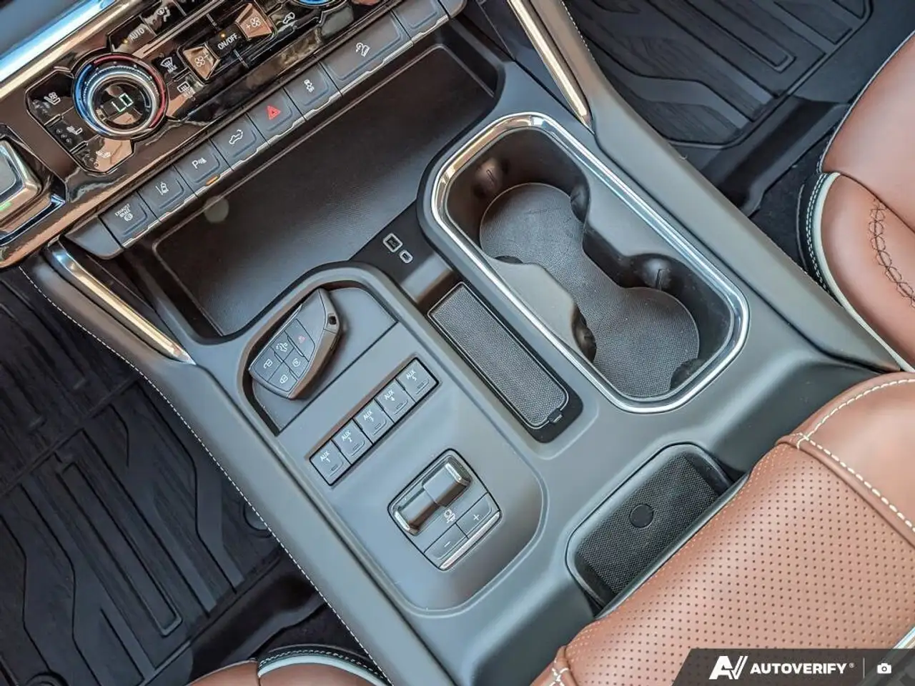 GMC Sierra 3500HD снимка GMC Sierra 3500HD