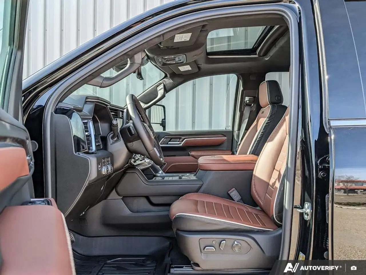 GMC Sierra 3500HD снимка GMC Sierra 3500HD