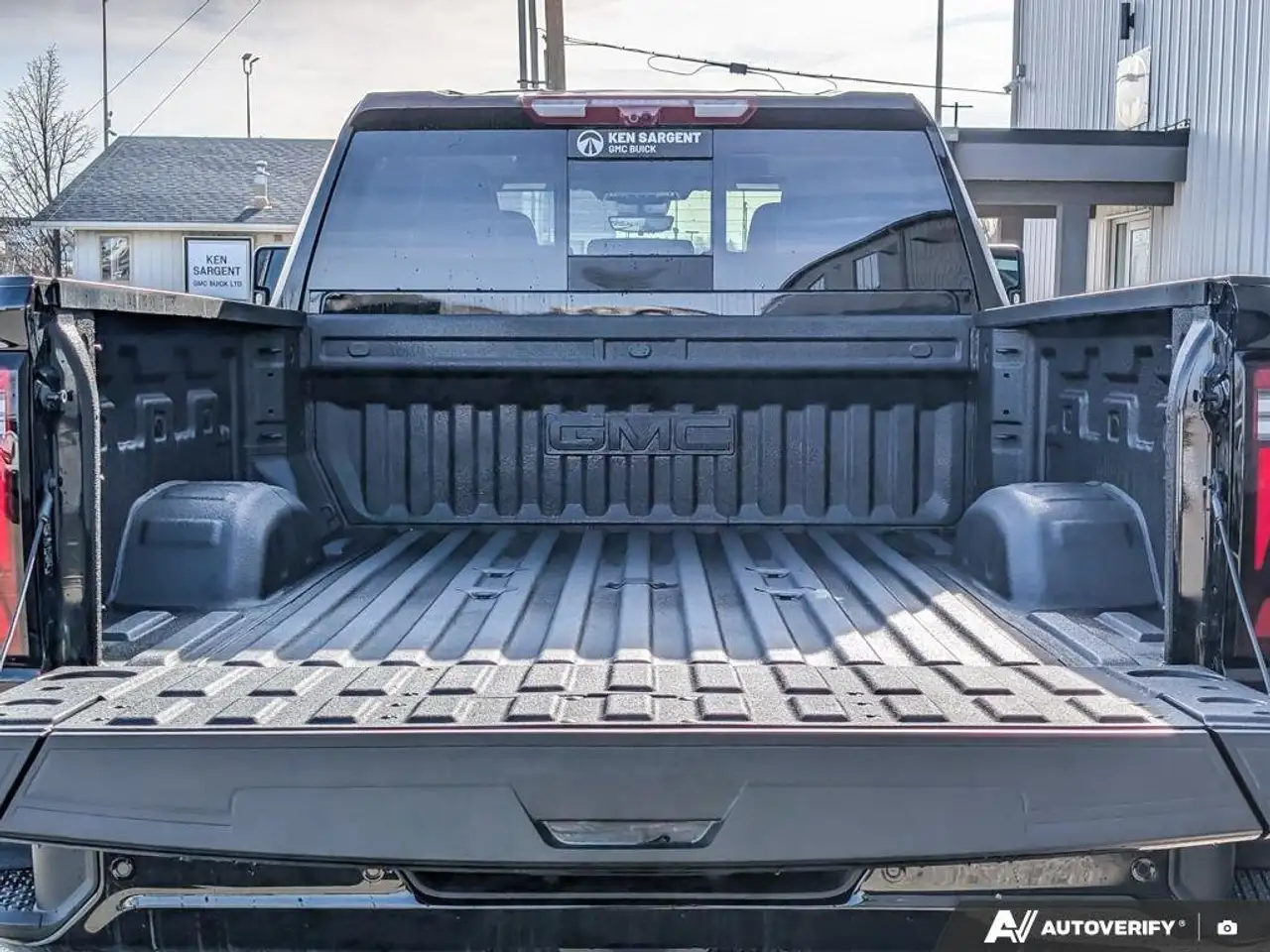 GMC Sierra 3500HD снимка GMC Sierra 3500HD