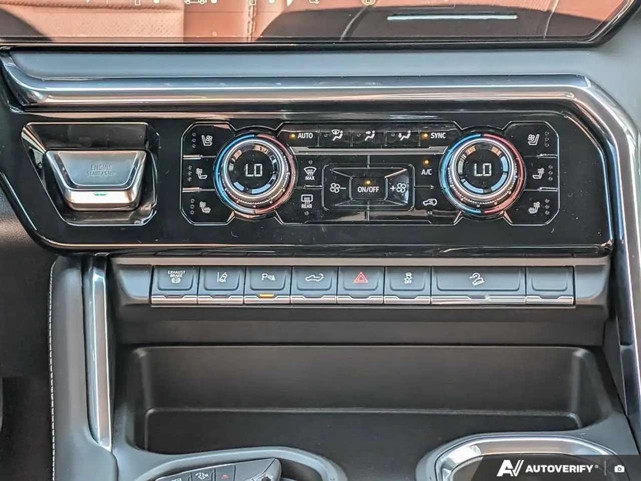 GMC Sierra 3500HD снимка GMC Sierra 3500HD