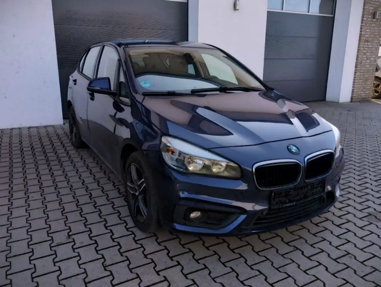 BMW 225