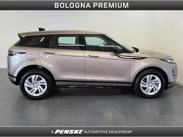 Land Rover Range Rover Evoque view 5