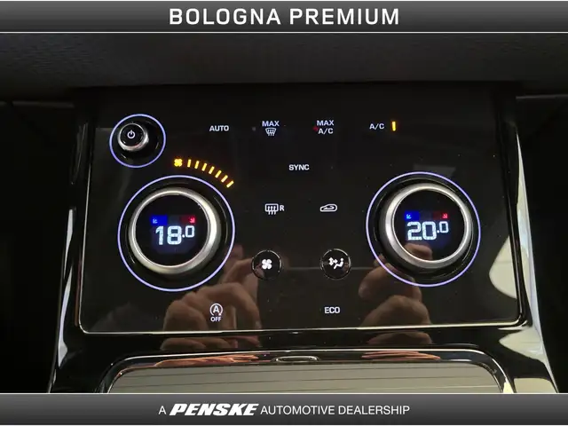 Land Rover Range Rover Evoque view 11