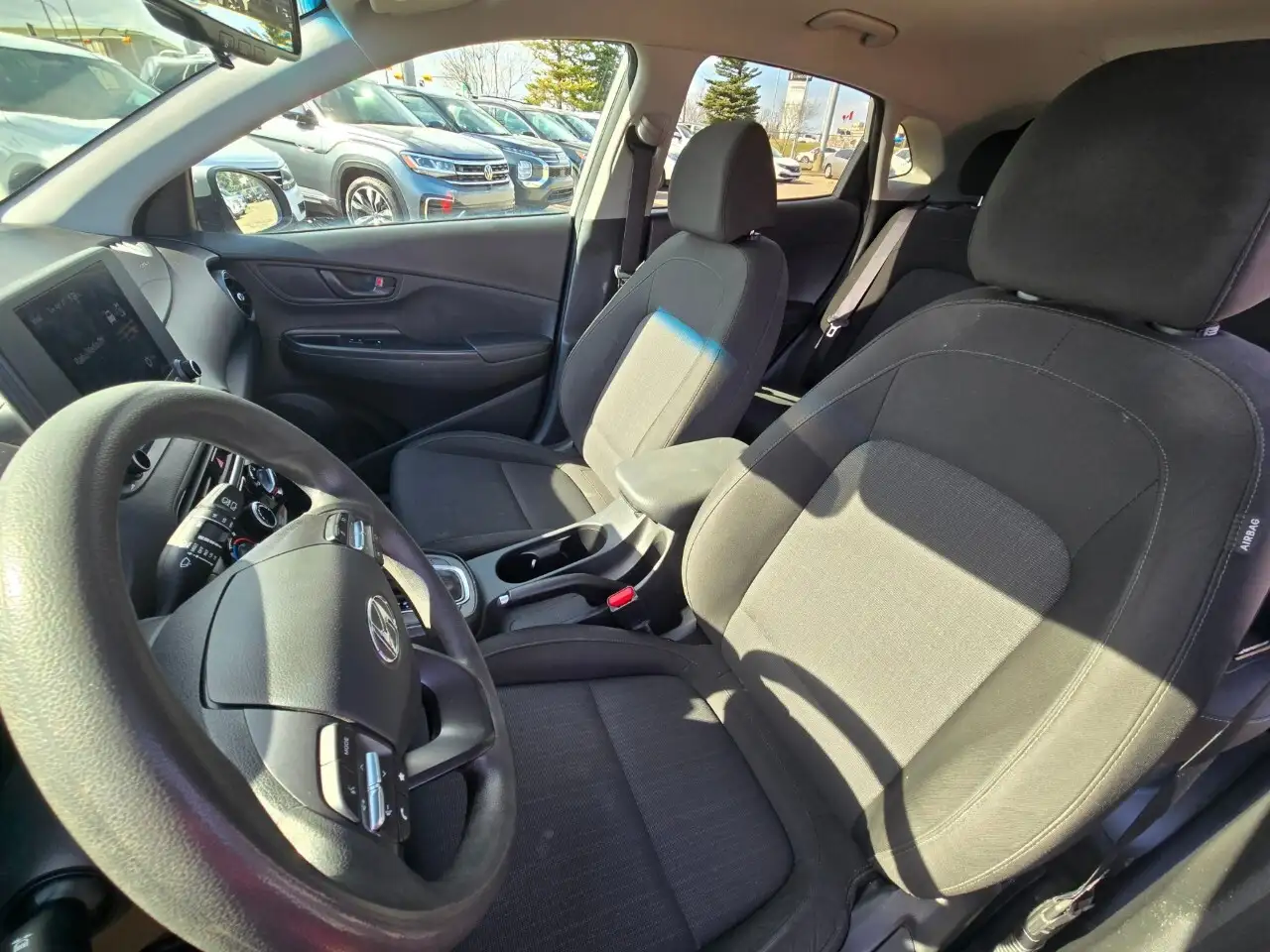 Hyundai KONA снимка Hyundai KONA